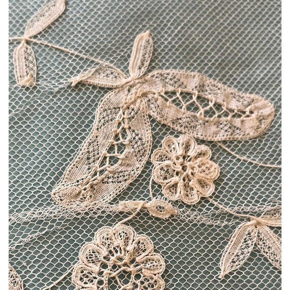 Antique Handmade Brussels Appliqué Lace Border Rectangular Panel, 17” by 7” - Picture 5 of 8